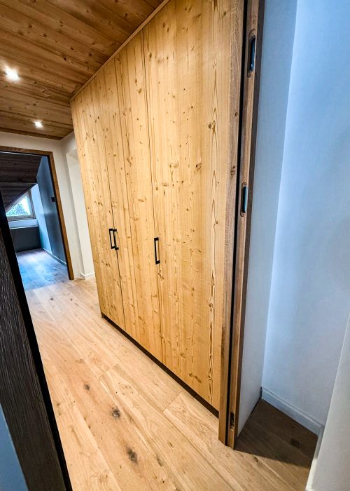 Mobilier sur mesure en épicéa – Chalet Briançon